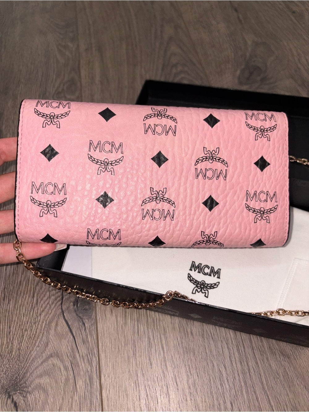 MCM Pink Envelope Clutch with Gold Chainπ©·π - Picture 3 of 4